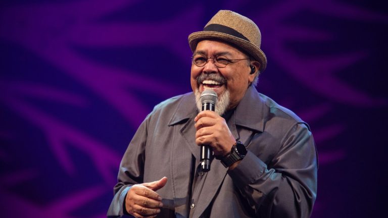 Jorge Aragão: 50 anos de poesia no Theatro Municipal do Rio de Janeiro