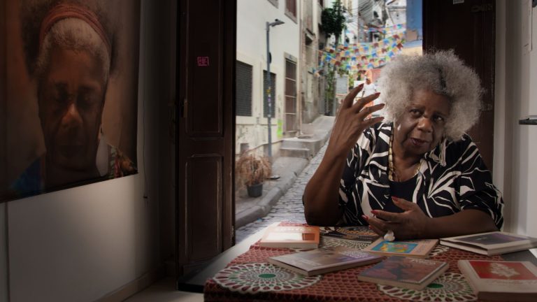 Cadernos Negros: um documento vivo da resistência literária brasileira Cadernos Negros: um documento vivo da resistência literária brasileira