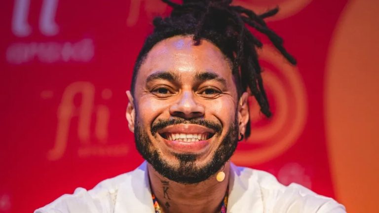 Ale Santos promove webinar imersivo sobre Afrofuturismo e suas aplicações na educação Ale Santos promove webinar imersivo sobre Afrofuturismo e suas aplicações na educação