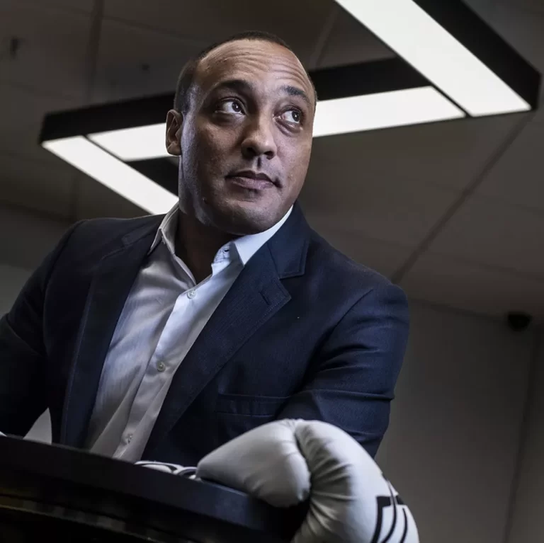 Denis Tassitano lança ‘Powerhub – O Livro do Networking’, sobre conexões e pertencimento corporativo Denis Tassitano lança ‘Powerhub – O Livro do Networking’, sobre conexões e pertencimento corporativo