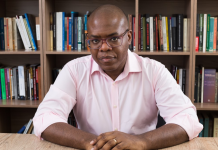 “O mercado financeiro quer o dinheiro do crime sem se sujar”, Silvio Almeida sobre como a necropolítica expõe jovens negros à morte