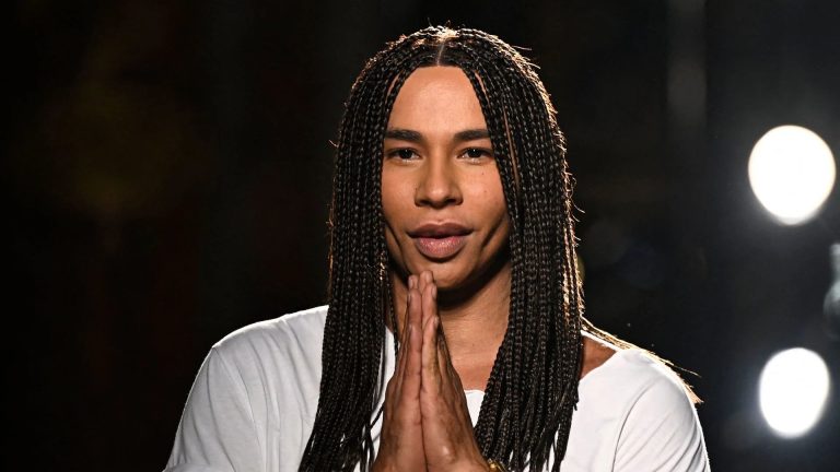 Olivier Rousteing deixa a direção criativa da Balmain após 14 anos