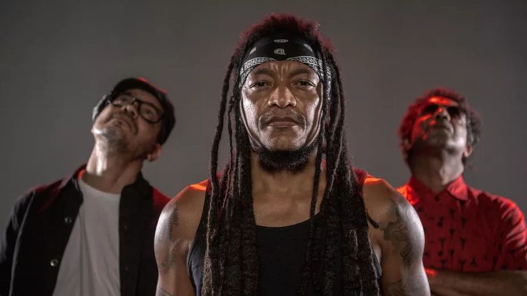 Devotos: a banda punk hardcore que expande o conhecimento sobre personalidades negras e orixás