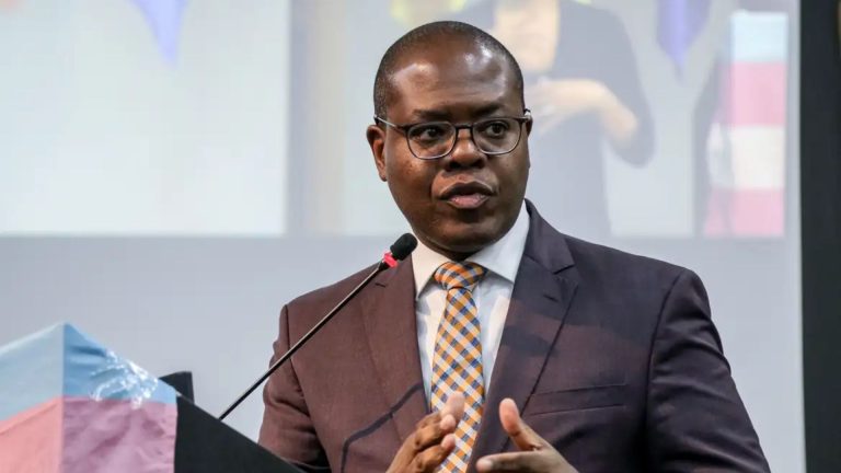 PF indiciou Silvio Almeida por importunação sexual; PGR decidirá se vai apresentar a denúncia ou arquivar o caso