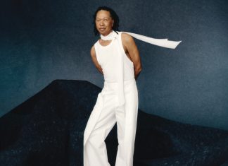 Djavan lança ‘Improviso’ e preserva a elegância musical que acompanha seus 50 anos de carreira