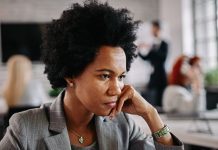 Negros e negras são minoria no serviço público federal, com presença reduzida em cargos estratégicos