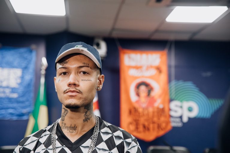 Após derrubar o perfil oficial, Meta desativa a conta reserva de Chavoso da USP, com quase 500 mil seguidores