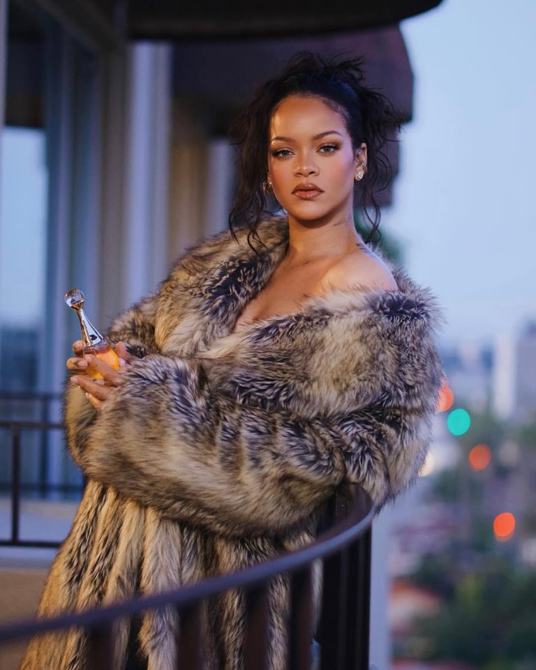 Rihanna se torna a primeira mulher negra a liderar duas empresas bilionárias