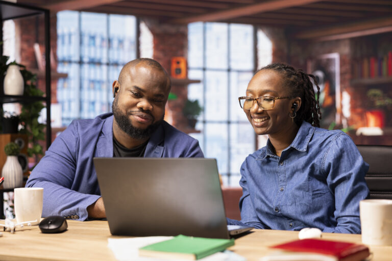 Guia +Afro: nova plataforma digital reúne profissionais e negócios liderados por pessoas negras