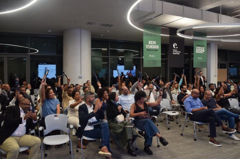 “Liderança com ancestralidade”: Instituto Pactuá realiza formatura de 150 Lideres Negros em uma das melhores escolas de negócios do país