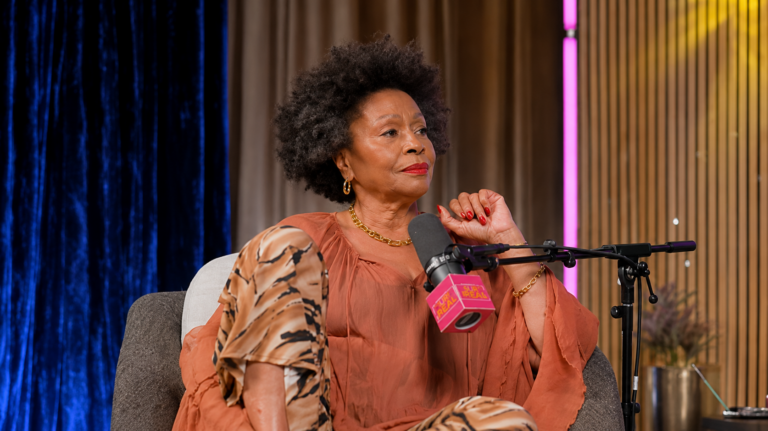 “Você acha que eu queria dizer ao mundo que tinha transtorno bipolar?”: Jenifer Lewis fala sobre o diagnóstico que afetou até sua vida íntima