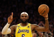 LeBron fecha ciclo nos Lakers e segue para nova fase na NBA LeBron James em jogo pelos Lakers durante temporada da NBA