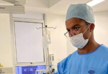Saúde também tem cor: o acesso da população negra como médicos e pacientes Cirurgião Dr. Lucas Diniz com uniforme médico.