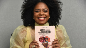 Cáren Cruz lança livro sobre imagem, raça e padrões de elegância