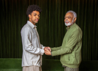 Gui Ventura protagoniza primeira biografia musical de Gilberto Gil Gui Ventura ao lado de Gilberto Gil durante encontro no Rio de Janeiro