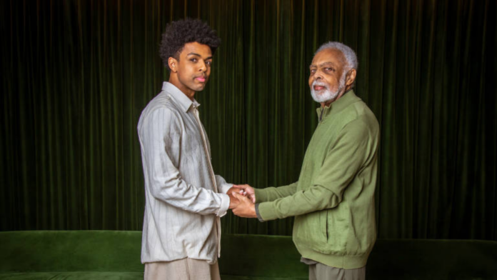 Gui Ventura ao lado de Gilberto Gil durante encontro no Rio de Janeiro