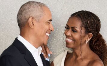 Barack e Michelle Obama relembram o início do namoro e a parceria há quase 34 anos: “Somos o contraponto um do outro” Barack e Michelle Obama sorrindo e juntos no Centro Presidencial em Chicago.