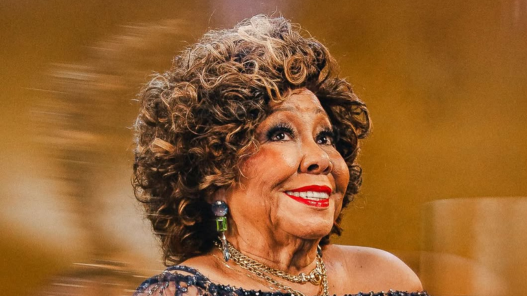 Exposição “Com Amor, Alcione” chega ao Museu das Favelas em julho