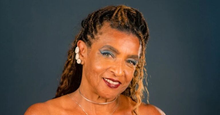 Elisa Lucinda celebra 40 anos de carreira: “Somos os mais jovens velhos que a humanidade já teve”