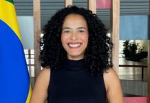 Após ser barrada por banca racial, Flávia Medeiros conquista posse no Itamaraty