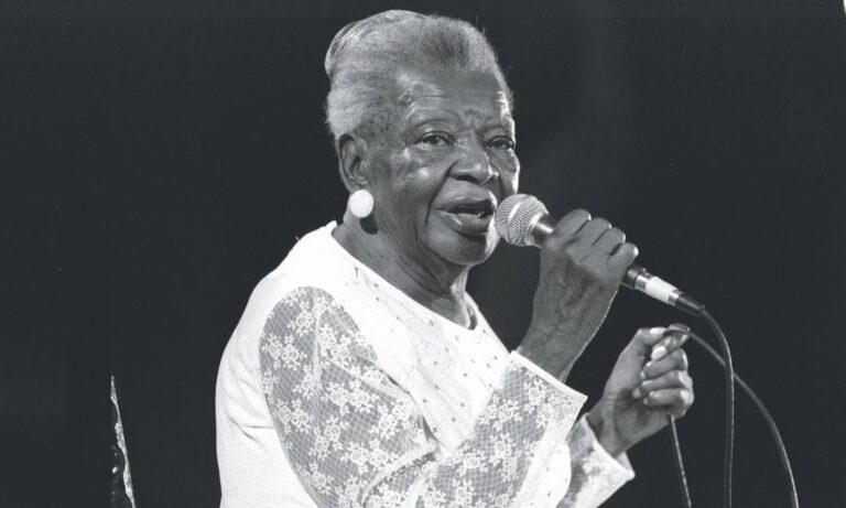 Clementina de Jesus, a voz ancestral que o Brasil descobriu aos 63 anos