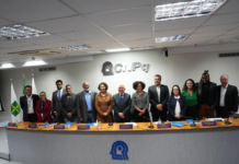 Estudantes negras receberão 1.500 bolsas da Petrobras Cerimônia de assinatura da parceria entre Petrobras e CNPq no Projeto Inspiração, que vai oferecer 1500 bolsas de iniciação científica para estudantes negras do Ensino Médio