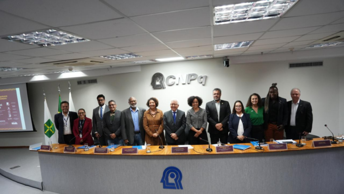 Foto: Pablo Valadares/ Agência Petrobras Cerimônia de assinatura da parceria entre Petrobras e CNPq no Projeto Inspiração, que vai oferecer 1500 bolsas de iniciação científica para estudantes negras do Ensino Médio