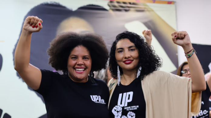 Foto: Divulgação Samara Martins e Raquel Brício na convenção da UP que oficializou sua candidatura