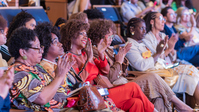 Mulheres negras reunidas no Festival Pacto das Pretas