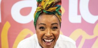 De gerente de banco a referência na Gastronomia Sustentável, conheça o trabalho da chef Maristella Sodré Chef Maristella Sodré sorrindo em evento de gastronomia.