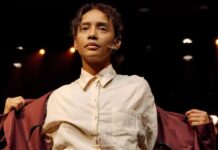 Taís Araujo reivindica a busca por pertencimento e identidade de mulheres negras na peça “Mudando de Pele” Taís Araujo atuando na peça "Mudando de Pele"
