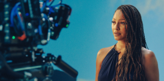 “Por Você”: Sheron Menezzes encara o dilema entre maternidade e carreira em nova campanha da TV Globo Sheron Menezzes como Bela em campanha da novela Por Você da TV Globo