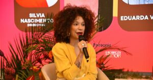 Eduarda Vieira no talk da Powertlist Mundo Negro
