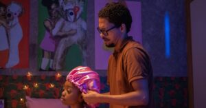 Lucas Oranmian e Dandara Arcebispo em “O Pai da Rainha de Angola”