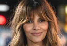 Halle Berry celebra 60 anos: “Estou no melhor momento da minha vida” Halle Berry sorridente