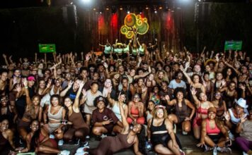 Treinar junto é aquilombar: os coletivos negros e a ciência explicam a importância do exercício em grupo Mulheres negras treinando juntas em grupo no Hip Hop Workout Collective.