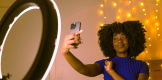 Vitrine de Creators Negros se torna seção fixa de notícias Mundo Negro para divulgar talentos ao mercado e ao público Vitrine de Creators Negros reúne talentos negros
