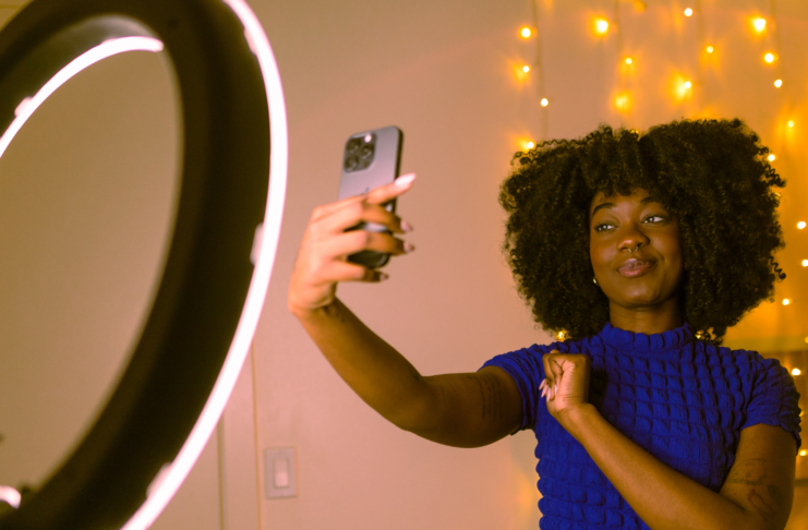 Vitrine de Creators Negros se torna seção fixa de notícias Mundo Negro para divulgar talentos ao mercado e ao público Vitrine de Creators Negros reúne talentos negros