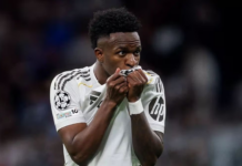 Vini Jr. renova contrato com o Real Madrid até 2032 Vini Jr. com a camisa do Real Madrid durante partida pelo clube espanhol