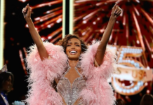 Justus Kelley é a primeira mãe a vencer o Miss USA Justus Kelley com a coroa de Miss USA 2026