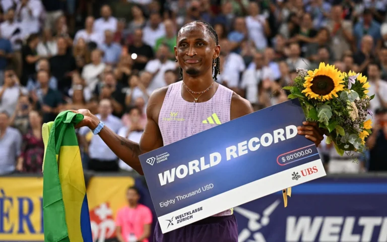 É do Brasil: Alison dos Santos quebra recorde mundial dos 400m