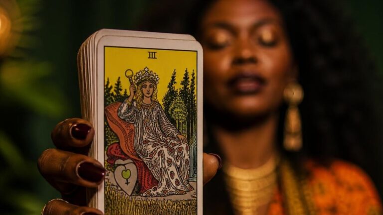 1º Simpósio Afro de Tarô debate ancestralidade e identidade negra em SP