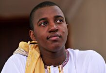 Rei de Uganda, monarca mais jovem do mundo, morre aos 34 anos