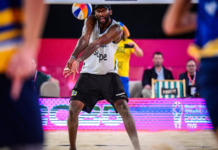 Evandro exige punição após sofrer ataques racistas nos Jogos Sul-Americanos Evandro durante partida de vôlei de praia