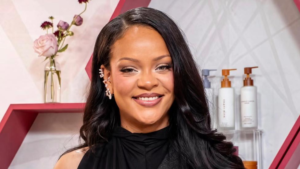 Rihanna na live da Fenty Beauty